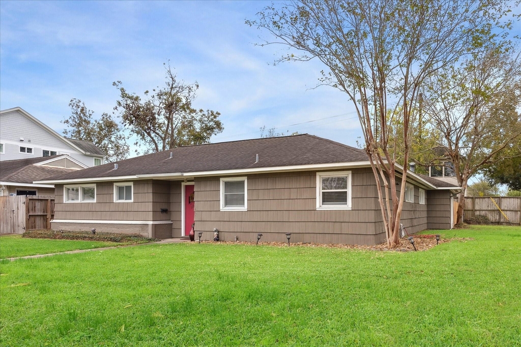 5237 Maple Street - Photo 0