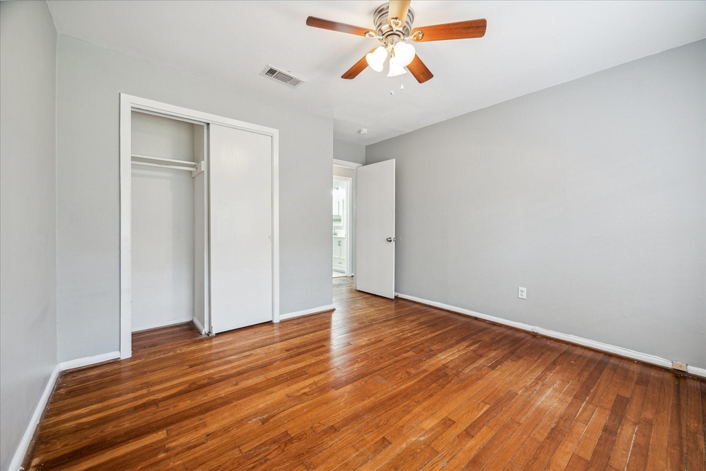 5237 Maple Street - Photo 13