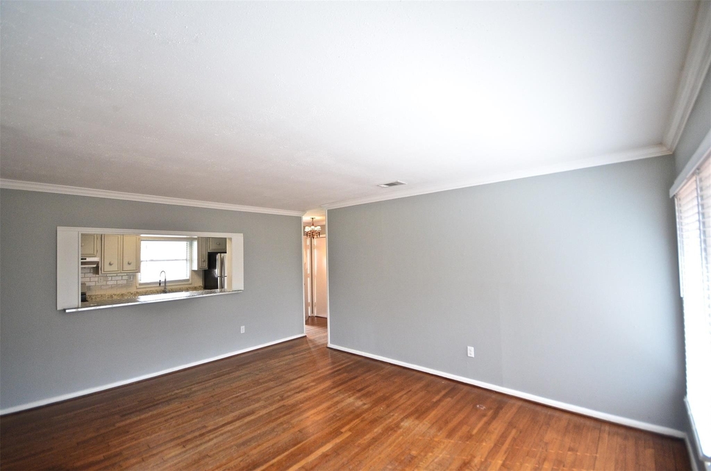 5237 Maple Street - Photo 5