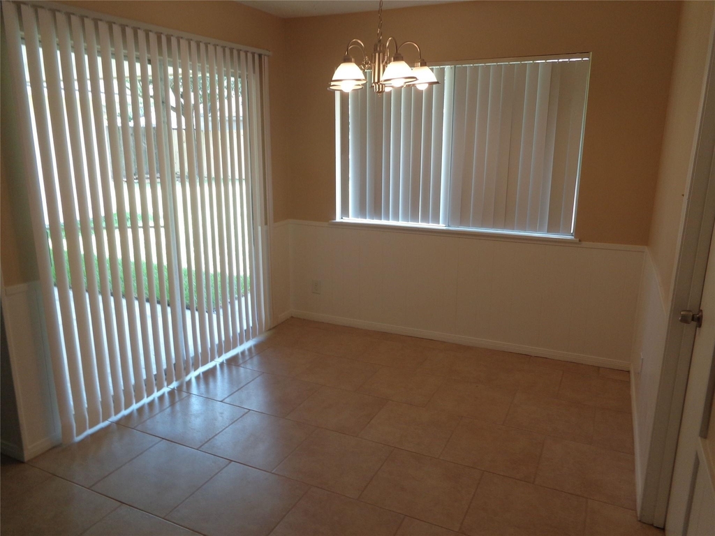 2735 Manila Lane - Photo 10