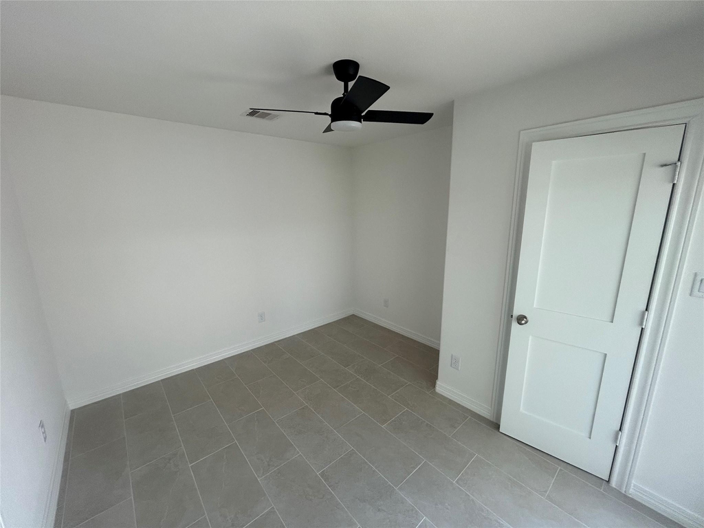 14207 Greenway Drive - Photo 7