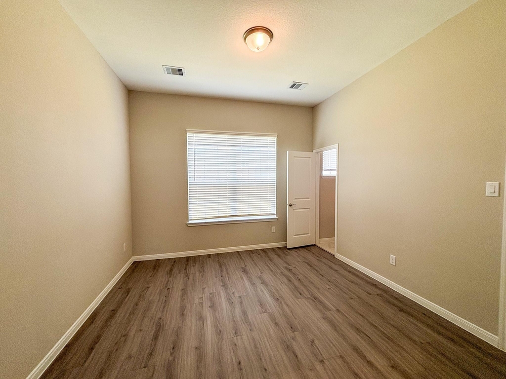 19310 Chickory Valley Drive - Photo 17