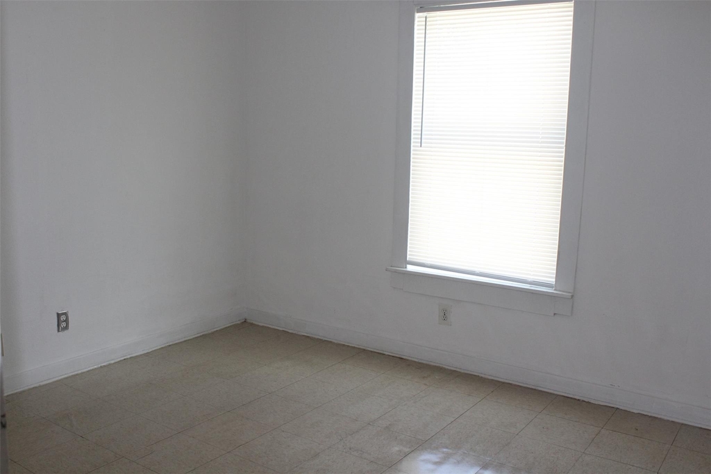 5726 Gardendale Drive - Photo 7