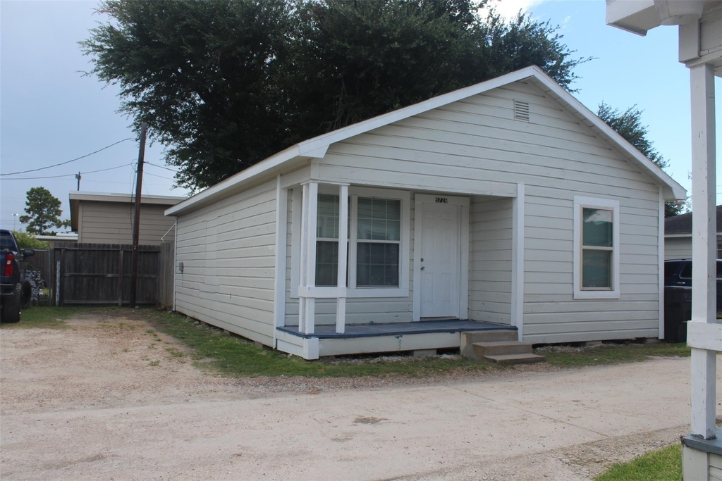 5726 Gardendale Drive - Photo 0