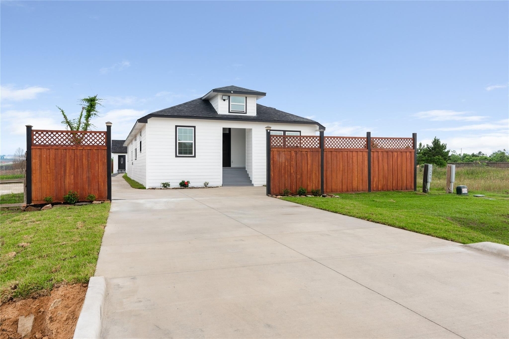 1244 Road 5705 - Photo 1