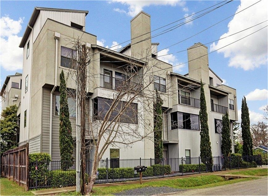 5005 Darling Street - Photo 0