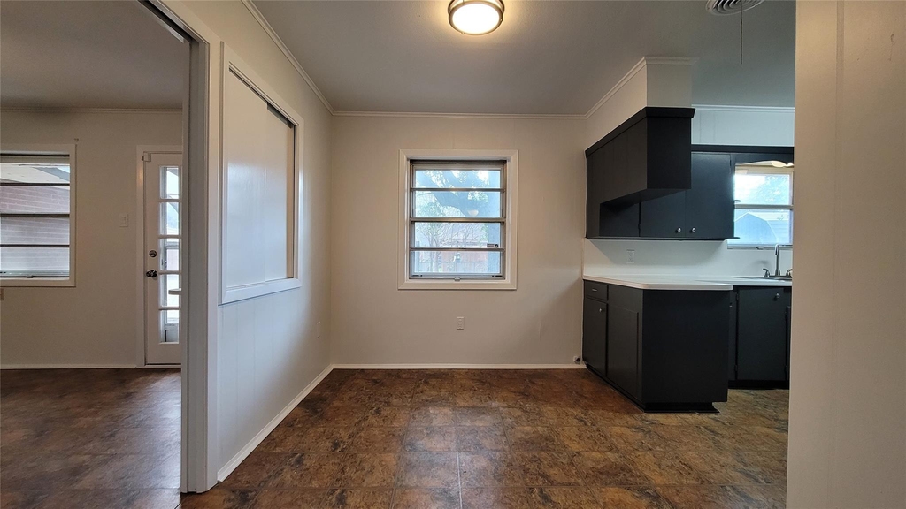 801 Rosewood Drive - Photo 8