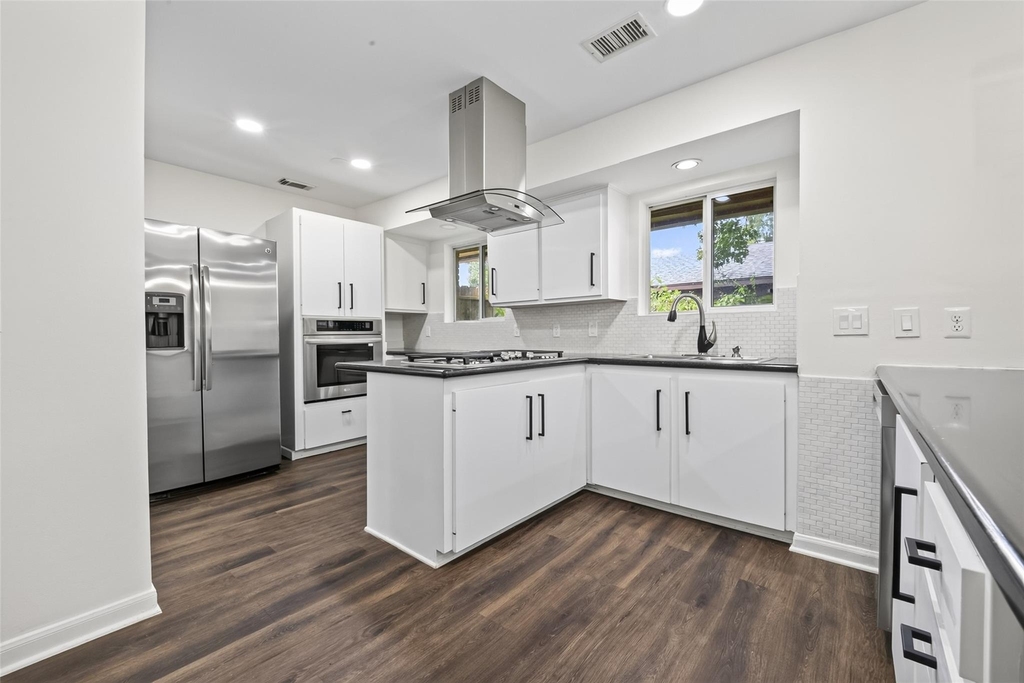 5830 Yarwell Drive - Photo 9