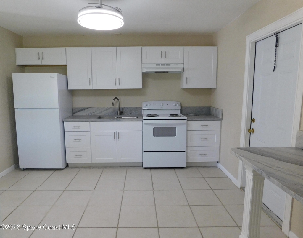 9896 Pine Street - Photo 3