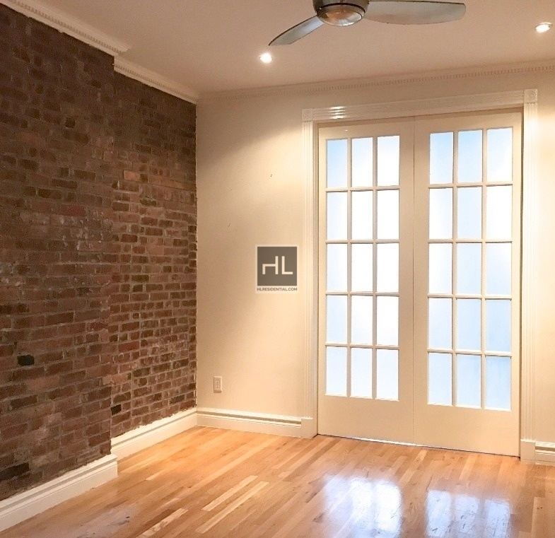 Mott Street - Photo 4