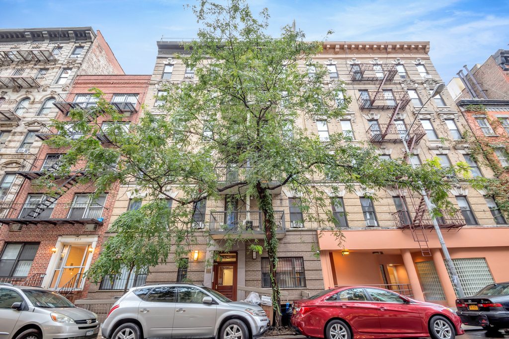 East 25 Street - Photo 0