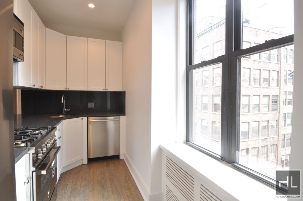 Madison Avenue - Photo 4
