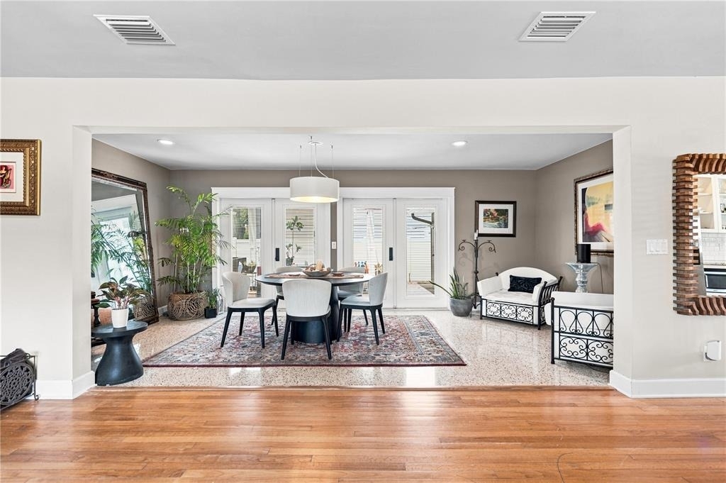 70 Gardenia Street - Photo 3