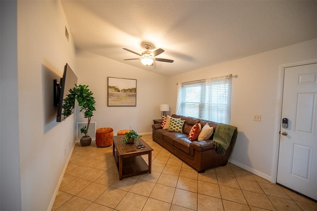 2613 Summit Street - Photo 6