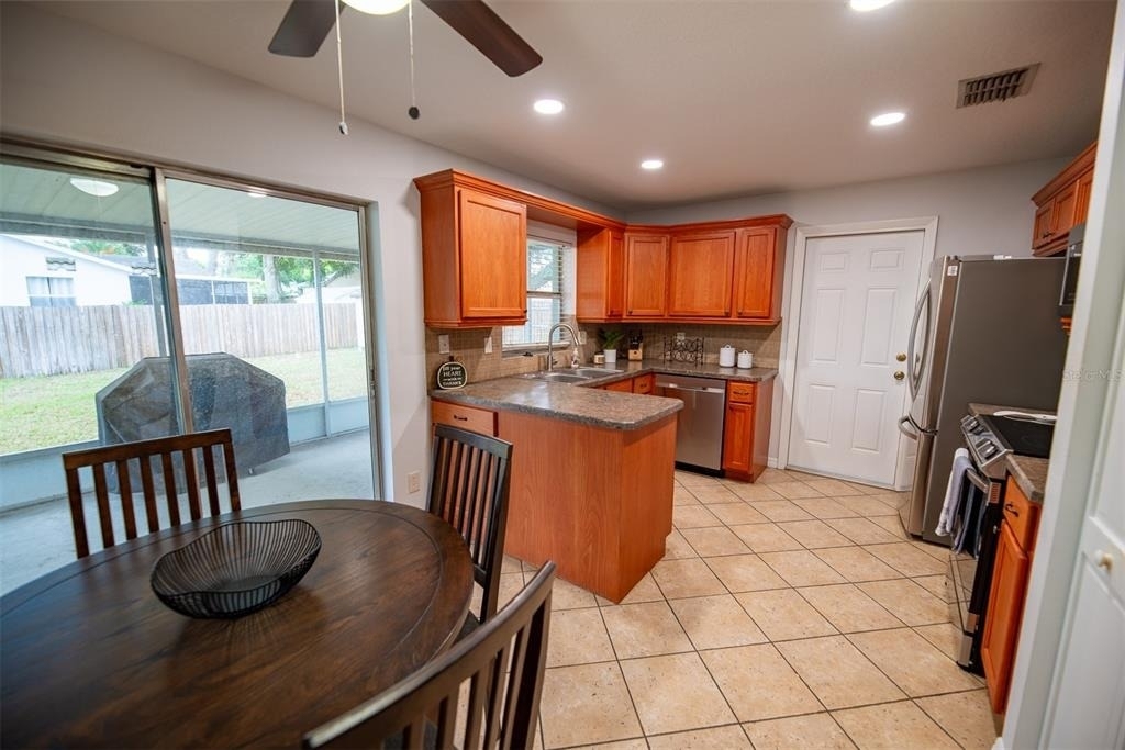 2613 Summit Street - Photo 8