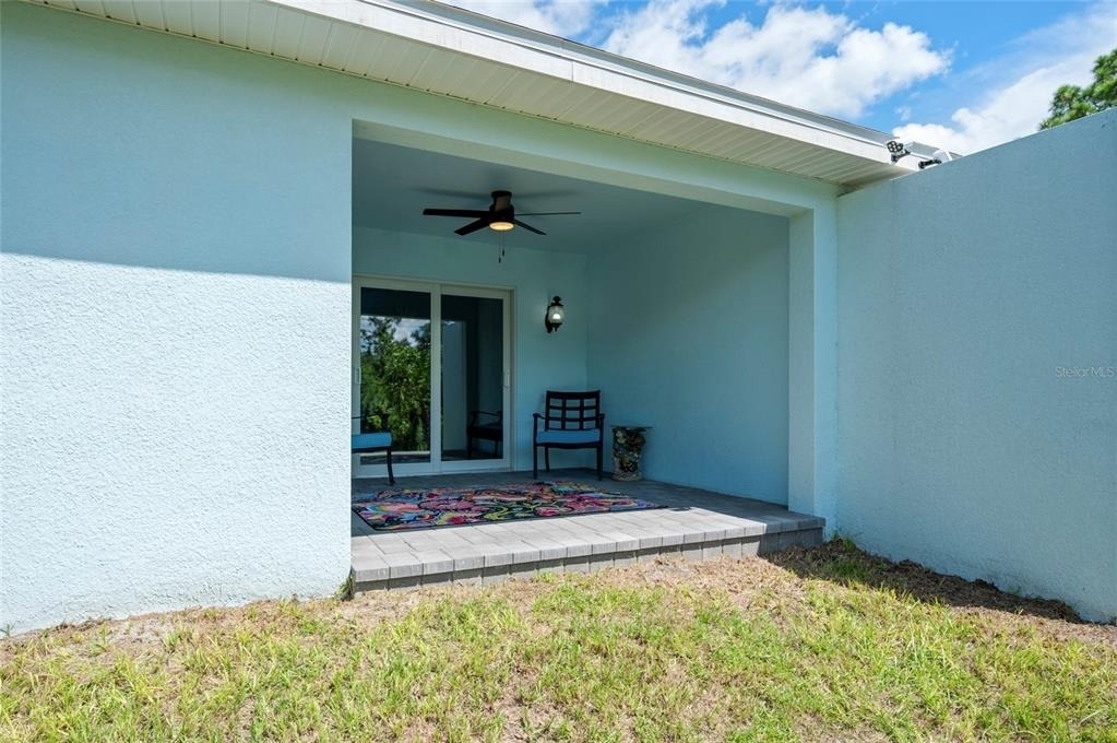 2100 Como Street - Photo 9