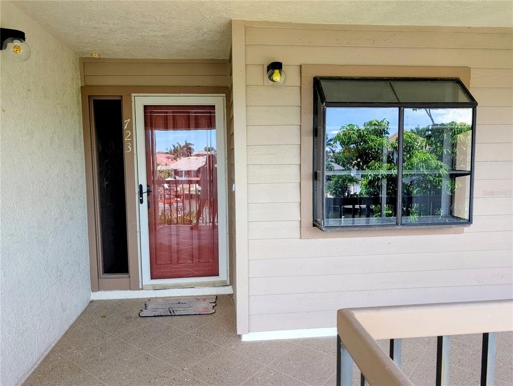 3850 Mariners Walk - Photo 2