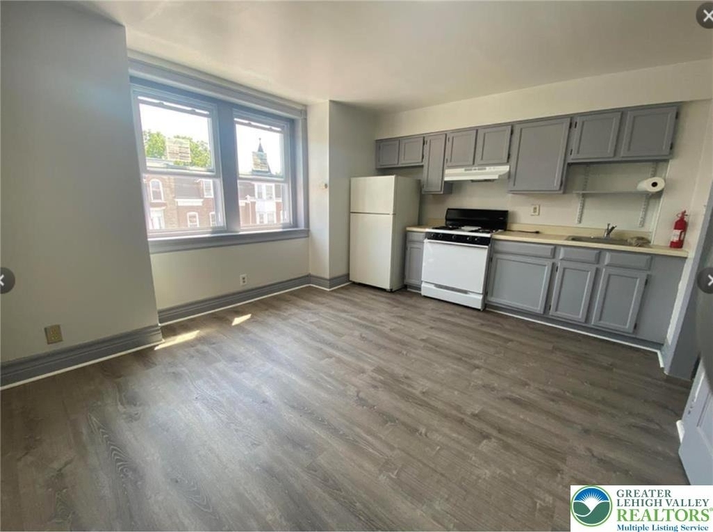 1405 Turner Street - Photo 2