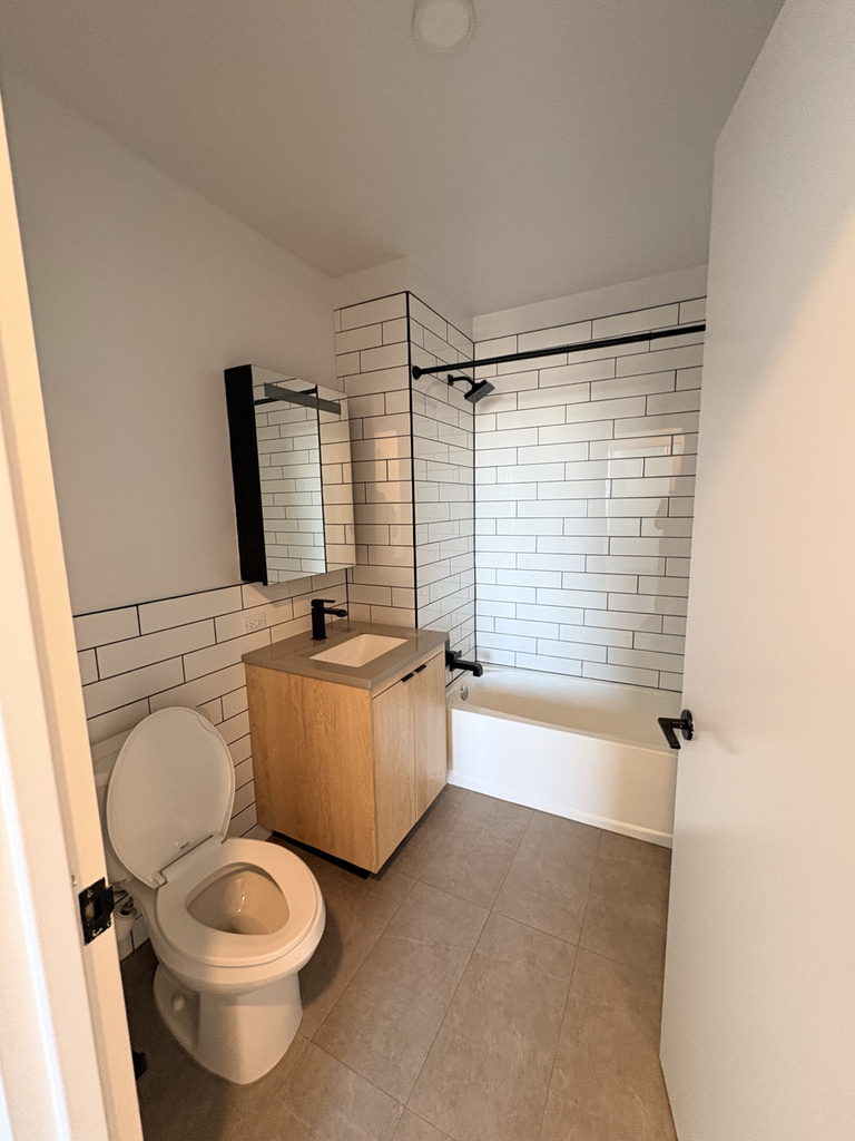1856 Park Avenue, Unit 11c - Photo 3