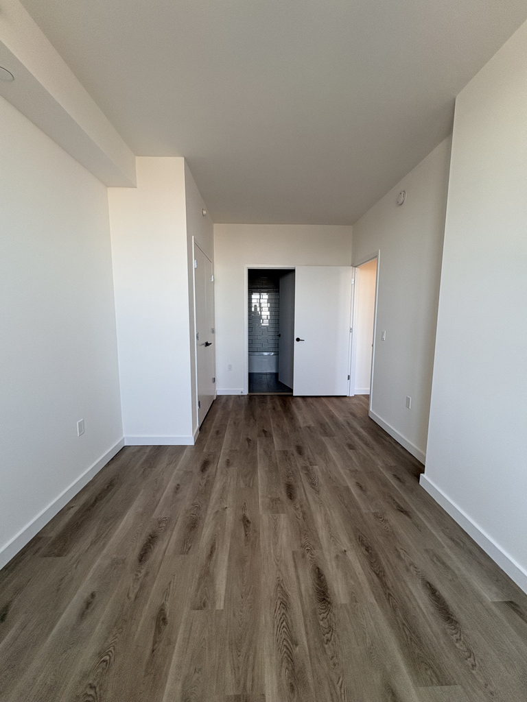 1856 Park Avenue, Unit 11c - Photo 2