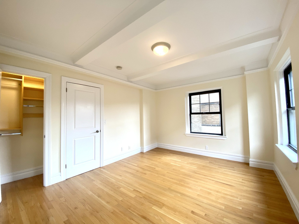 80th & Park Ave - Photo 7