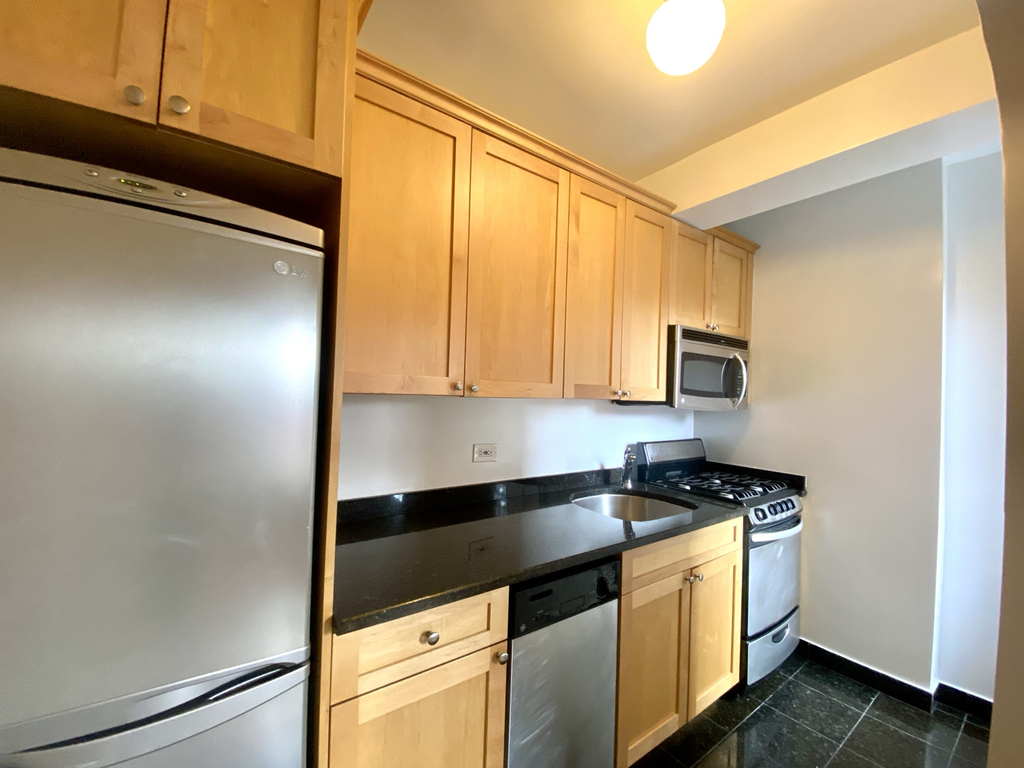 80th & Park Ave - Photo 2