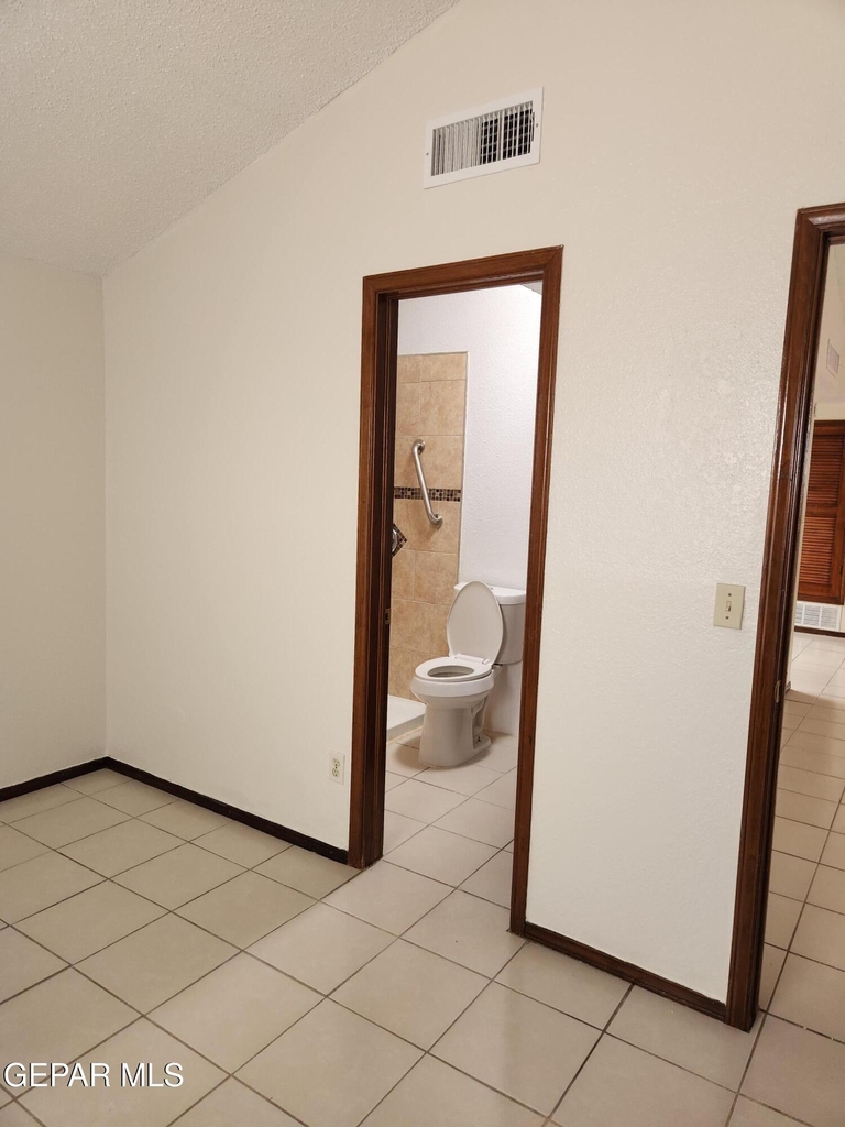 11318 Lake Erie Drive - Photo 6