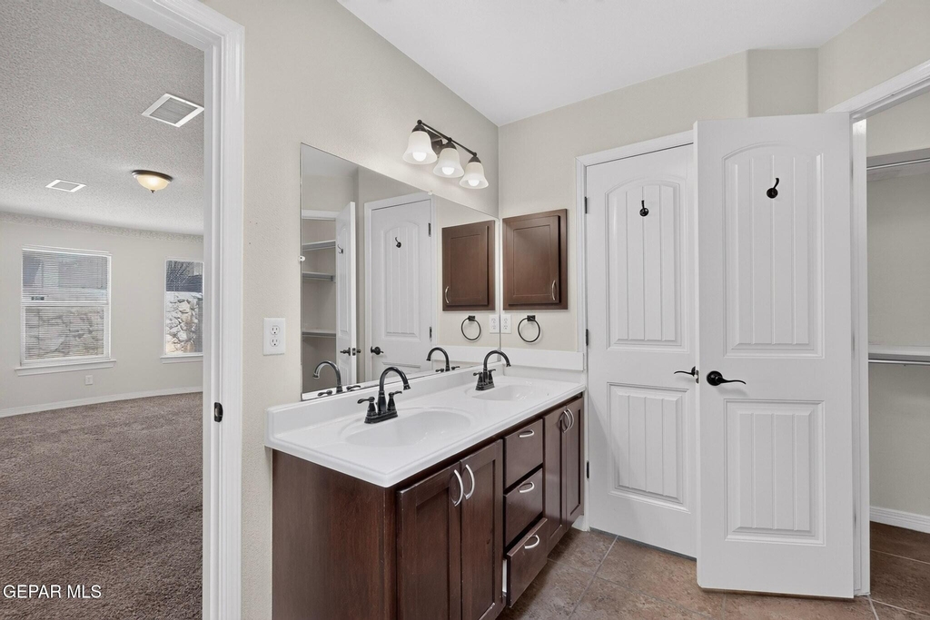 11583 Saint Martin Way - Photo 22