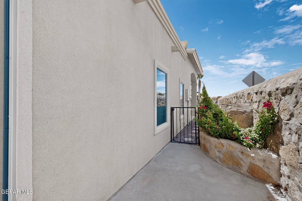 11583 Saint Martin Way - Photo 41