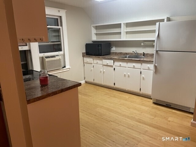 40 Quaker Lane - Photo 9