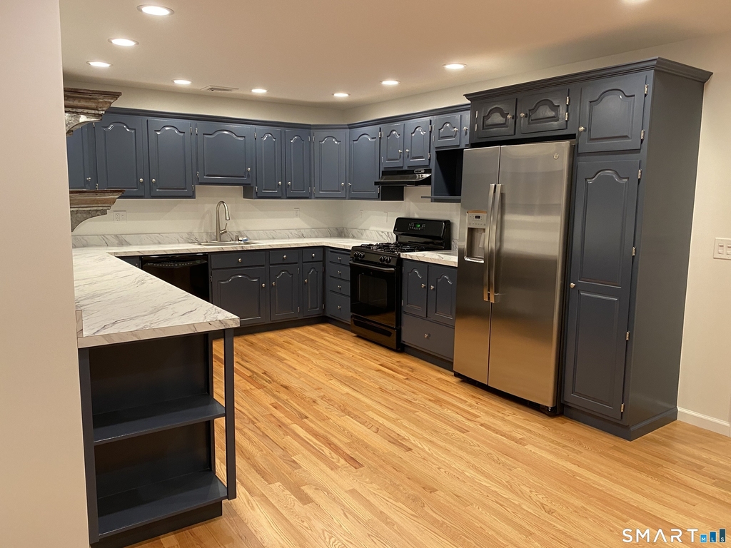 61 Kenilworth Drive - Photo 2