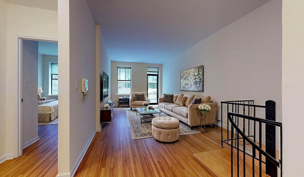 365 West 52nd Street - Photo 0