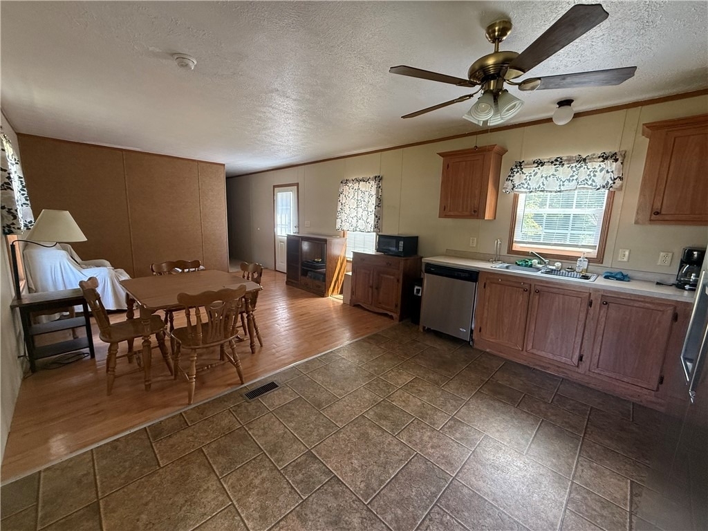 1761 Old Youngstown Rd - Photo 4