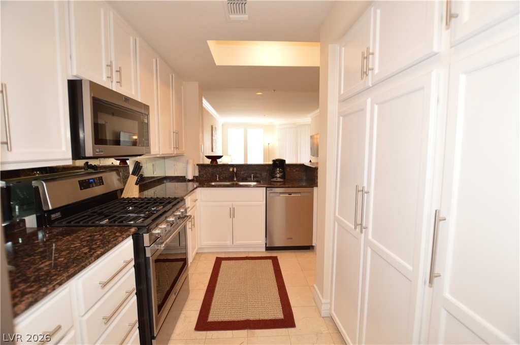 230 E Flamingo Road - Photo 5
