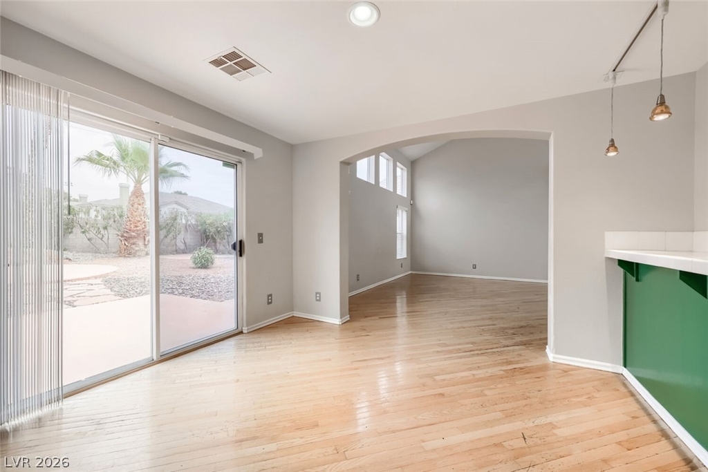 950 Sweeping Vine Avenue - Photo 6
