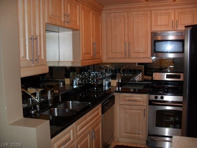 260 E Flamingo Road - Photo 2