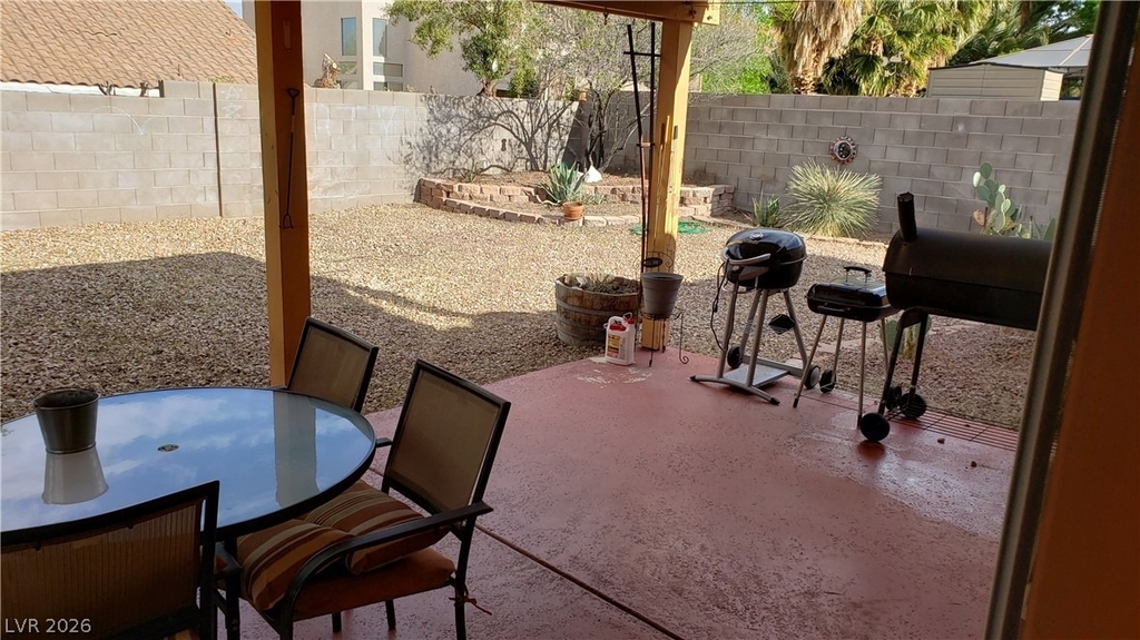 606 Lively Fiesta Way - Photo 2