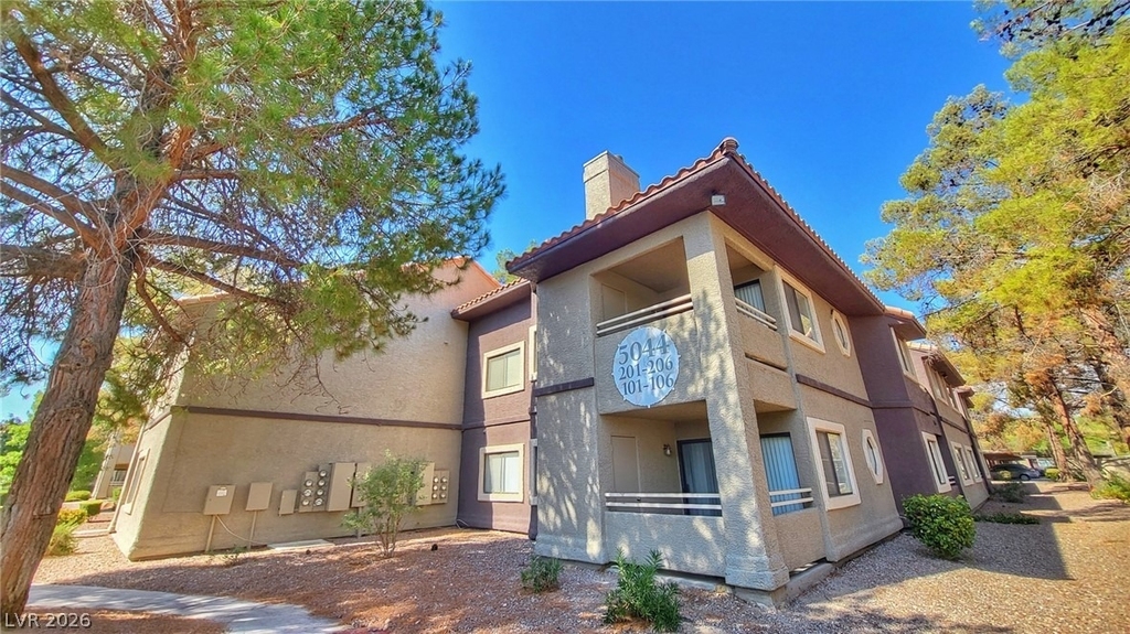 5044 S Rainbow Boulevard - Photo 0