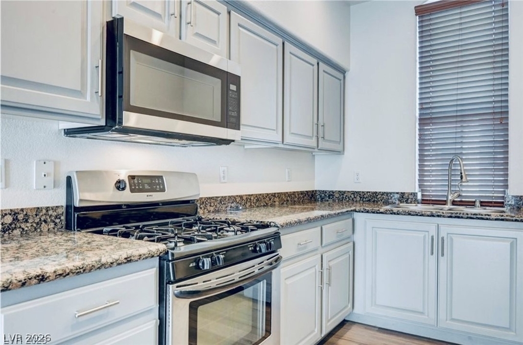 128 Tilbury Avenue - Photo 5