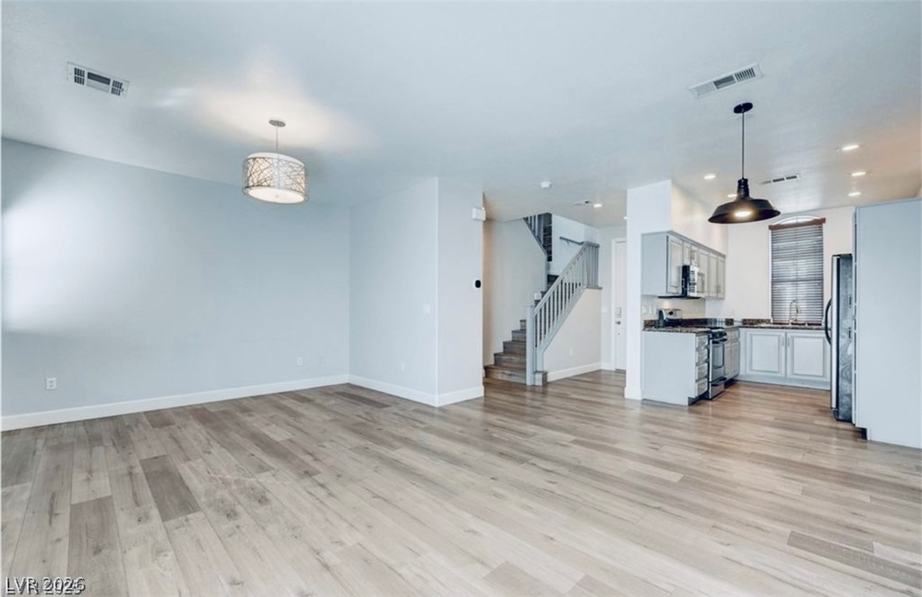128 Tilbury Avenue - Photo 4