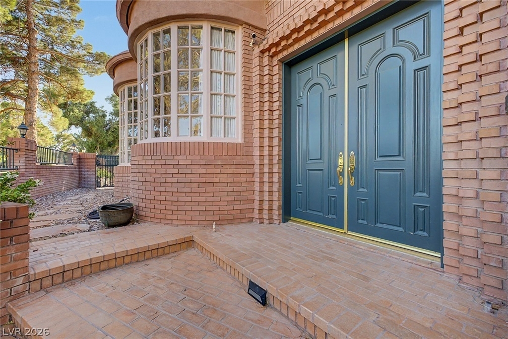 1105 Broadmoor Avenue - Photo 2