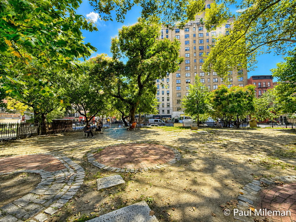 166 2nd Ave - Photo 7