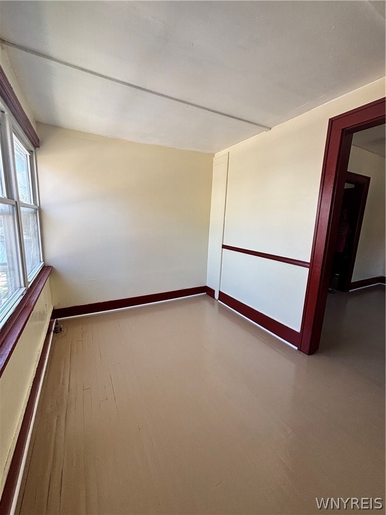 215 Ludington Street - Photo 14