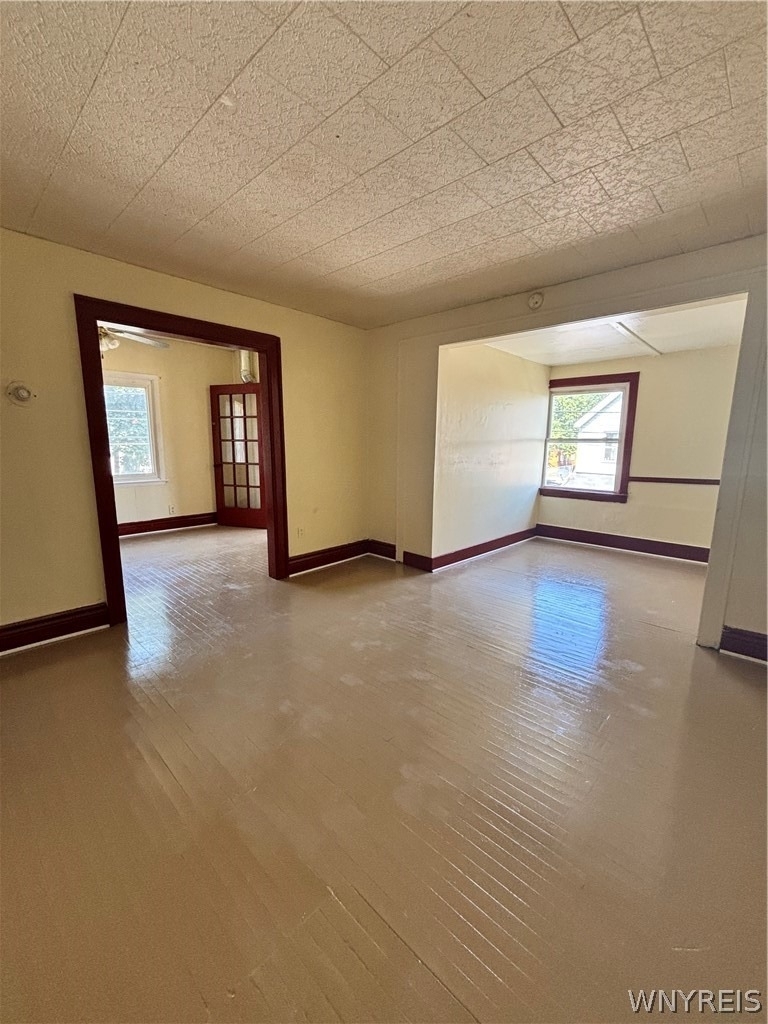 215 Ludington Street - Photo 8