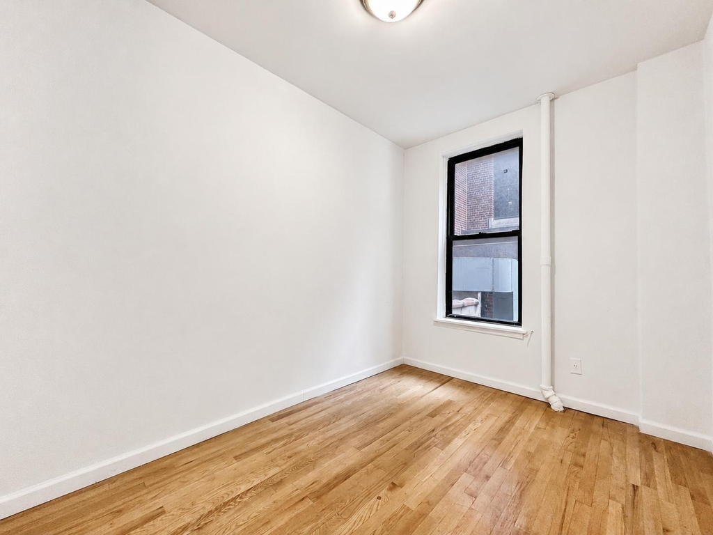 401 East 68th Street - Photo 6