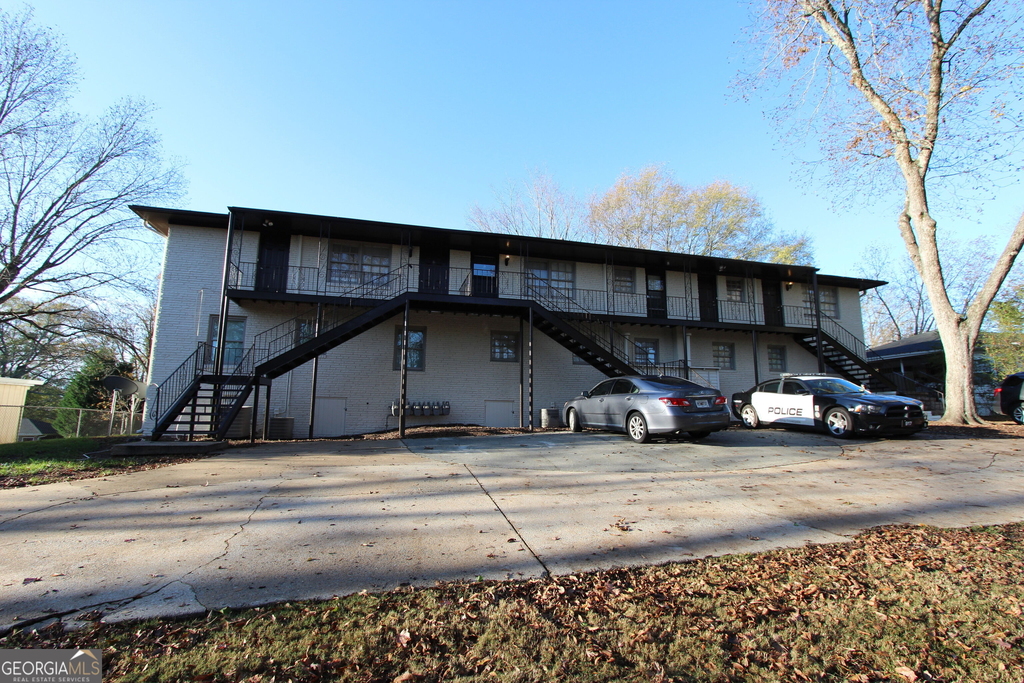 514 Clover Drive - Photo 2