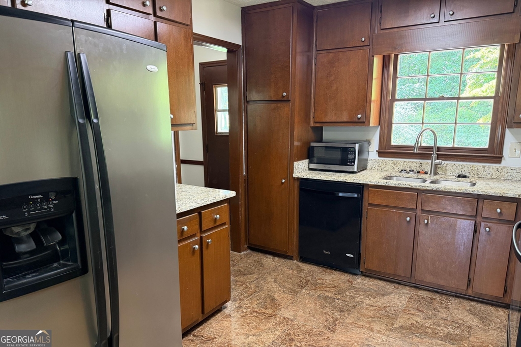 310 Sharon Drive - Photo 5