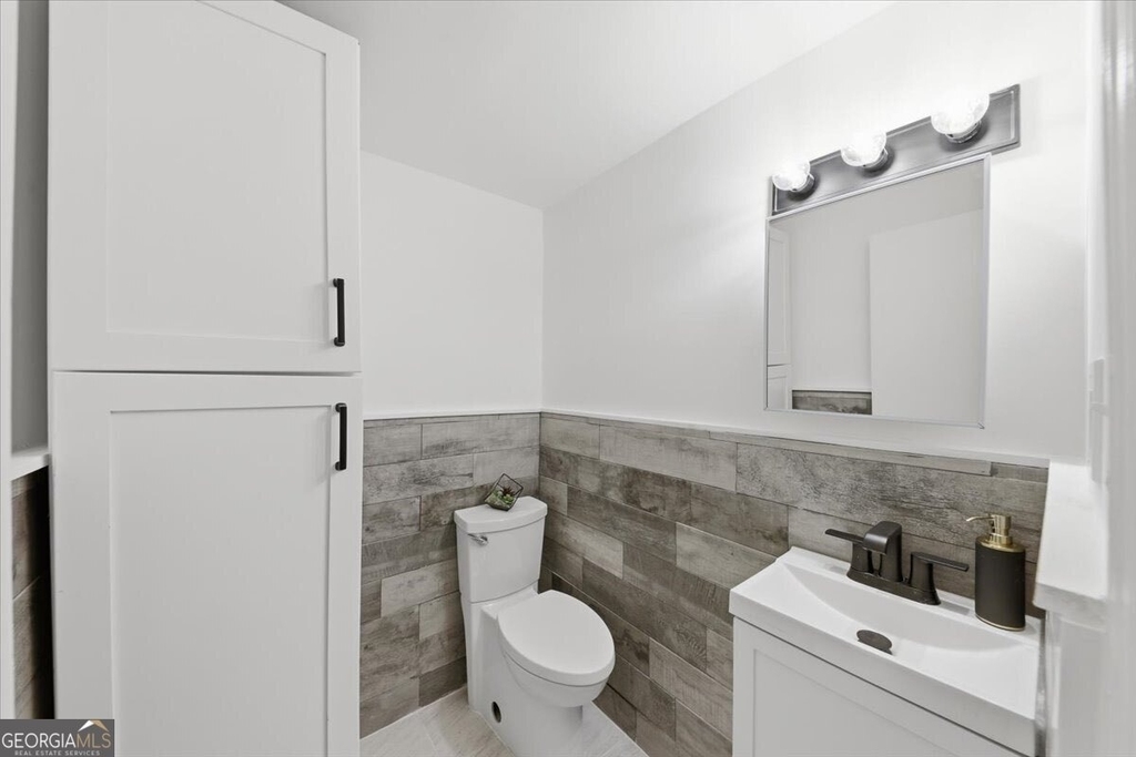 2082 Rosewood Road - Photo 6