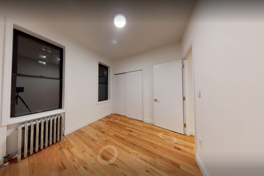 226 East 36th Street - Photo 4