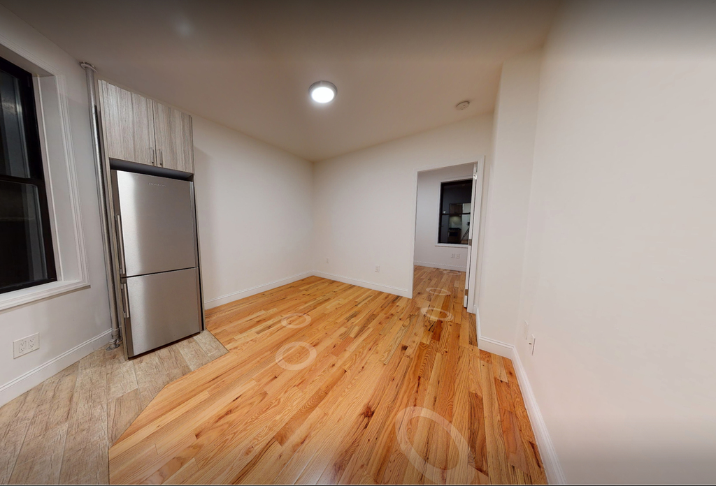 226 East 36th Street - Photo 2